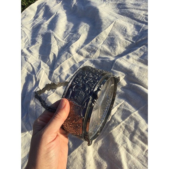 Vtg Silverplated divided glass dish 6” 6 in nuts snacks appetizers hosting farm - Picture 9 of 10